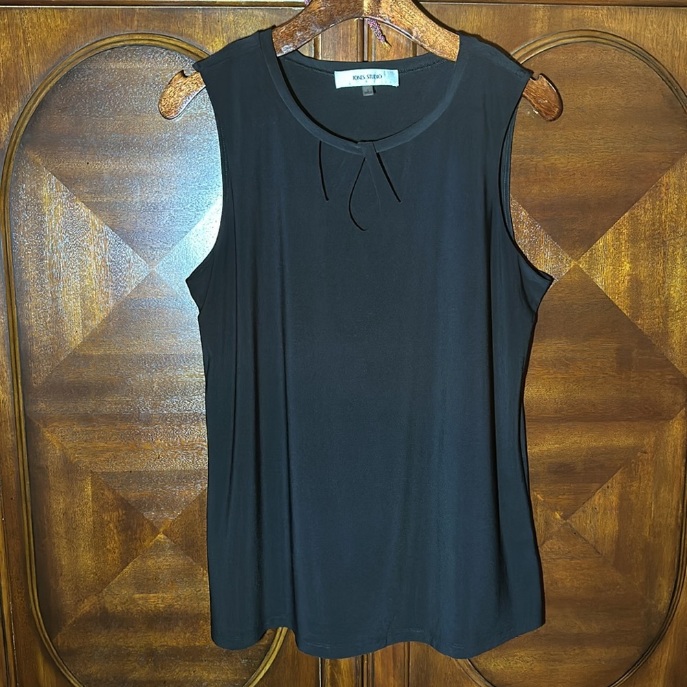 EUC Lined Jones Studio Tank